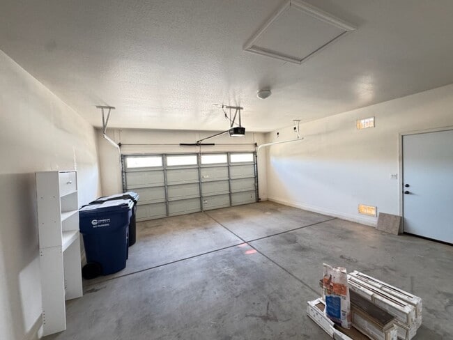 Building Photo - Chandler 4 bed 2 bath