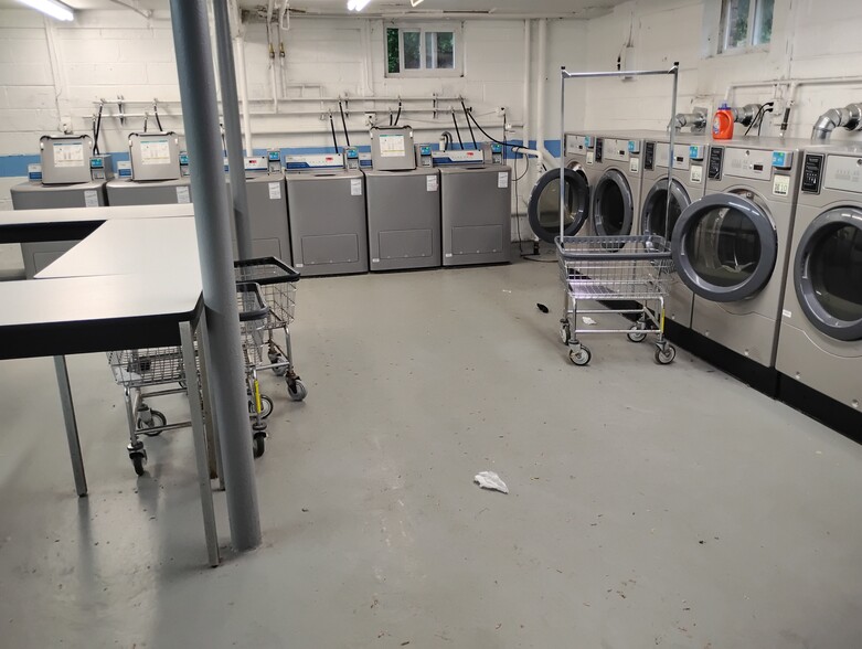 laundry - 180 Littleton Rd