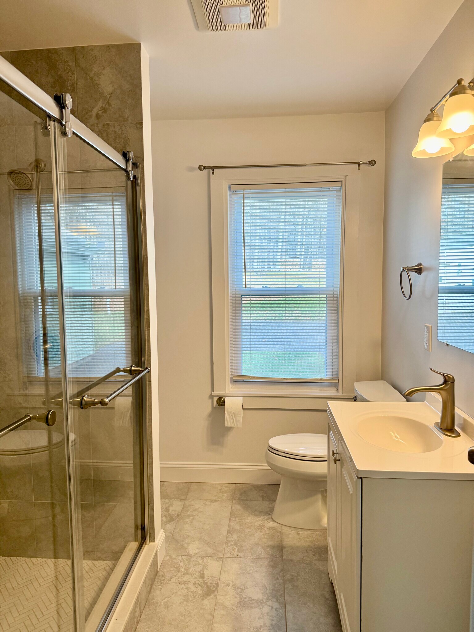 Building Photo - 85 West Main Street