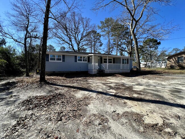 Building Photo - 723 Wren Rd