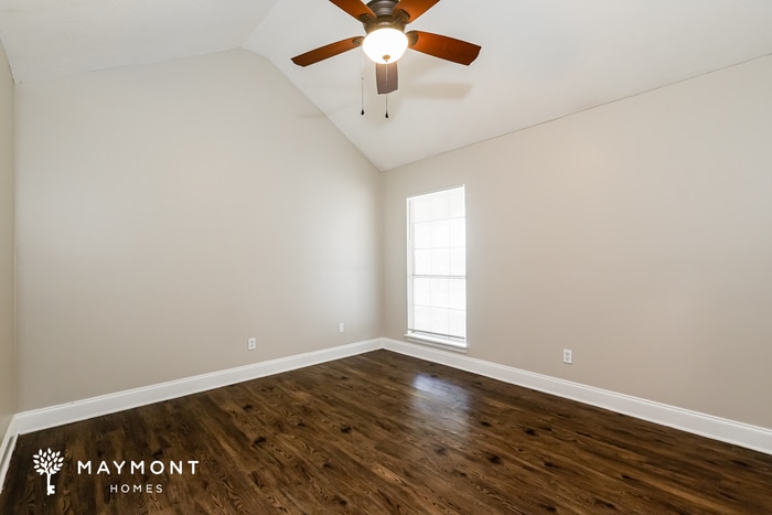Building Photo - 2038 Red Oak Dr