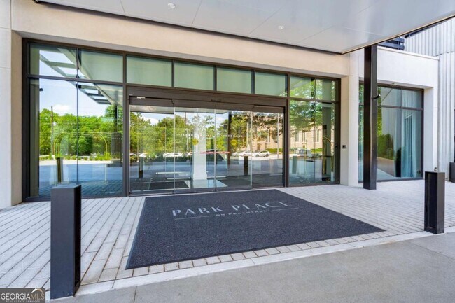 Building Photo - 2660 Peachtree Rd NW
