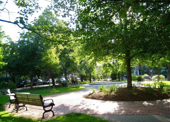 Building Photo - 16A Linden Pl