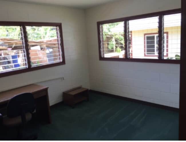 Building Photo - 3 bed 2 bath Kekaha duplex.