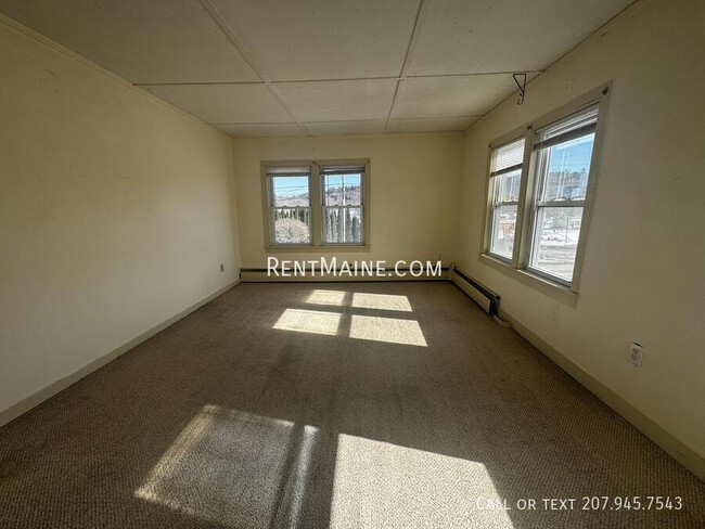 Building Photo - 114 Riverside Dr