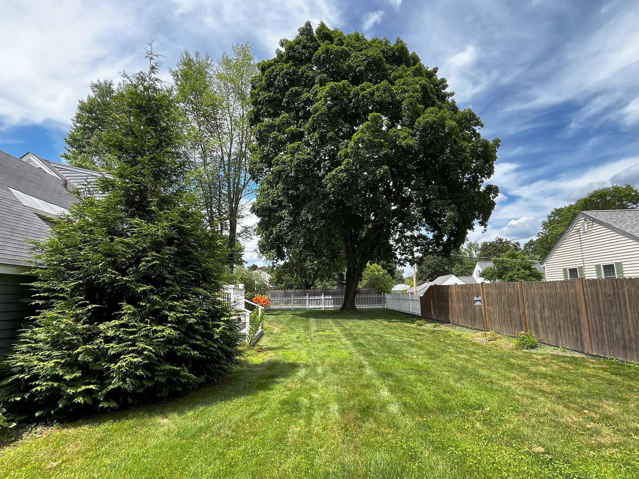 Building Photo - 35 Hastings Ave