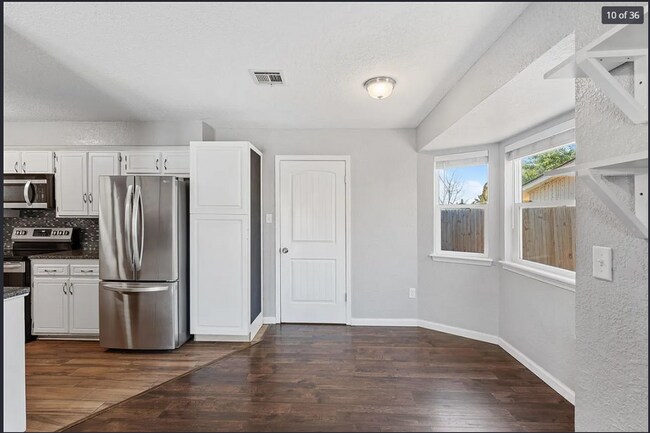 Building Photo - 4646 SE Caber Cir