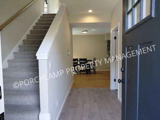 Building Photo - 1034 Arlington Ave