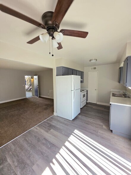 Building Photo - 4263 N Bengston Ave