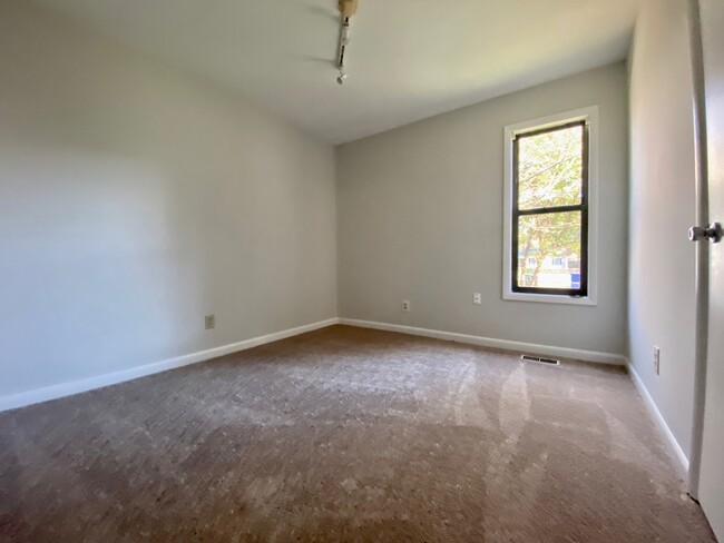Building Photo - 5805 Dockridge Ct