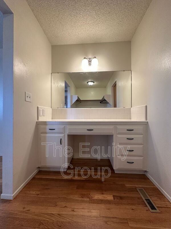 Building Photo - 15076 E Weldon Ave