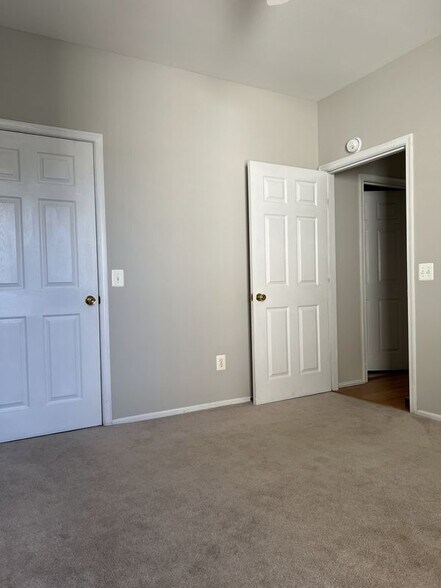 Building Photo - 1530 Spring Gate Dr.