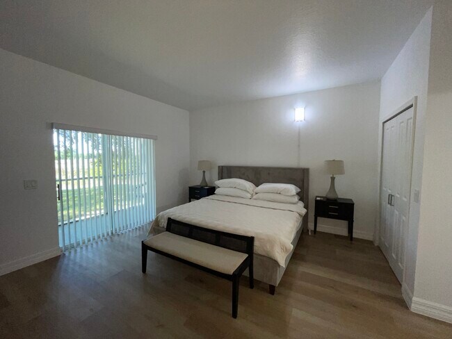 Building Photo - 3111 Sun Lake Ct