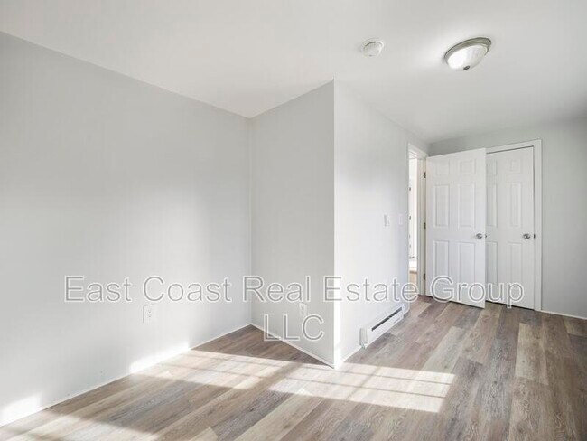 Building Photo - 528 Hack Wilson Way