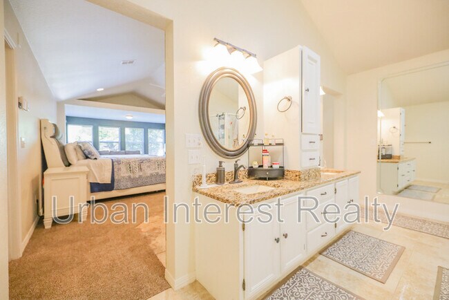 Building Photo - 505 Beach Dr