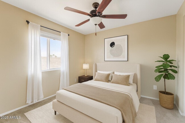 Building Photo - 2232 W Lindner Ave