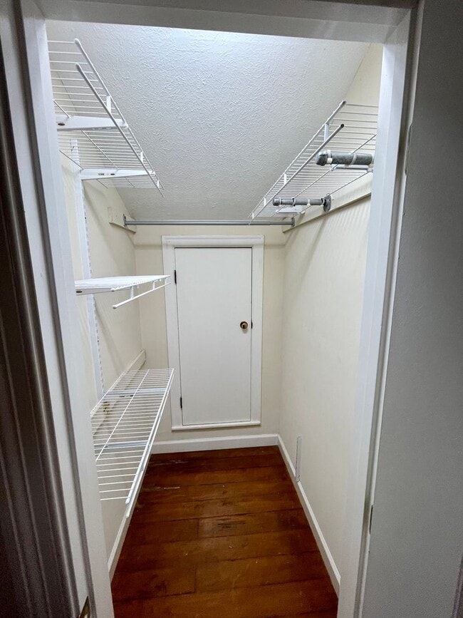 Building Photo - 107 Herbert St