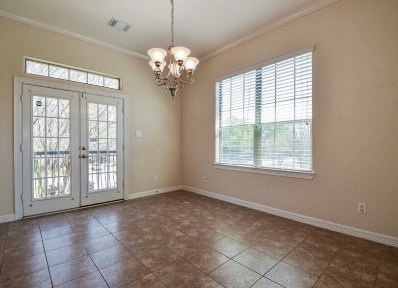 Building Photo - 8002 Stoneyway Dr