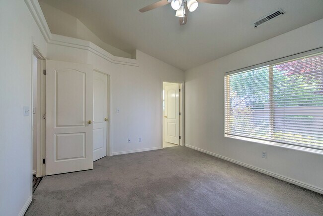 Building Photo - Home in Green Springs Golf Course Communit...