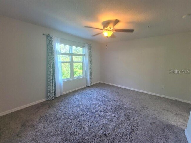 Building Photo - 5041 Royal Palms Wy