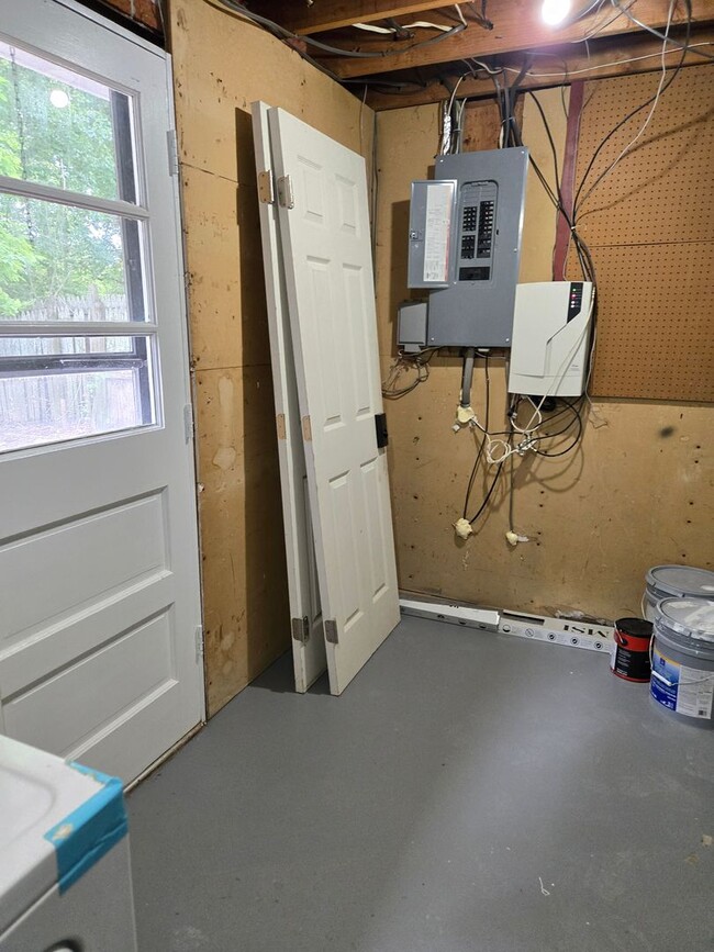 Building Photo - Single Family Home in Dale City