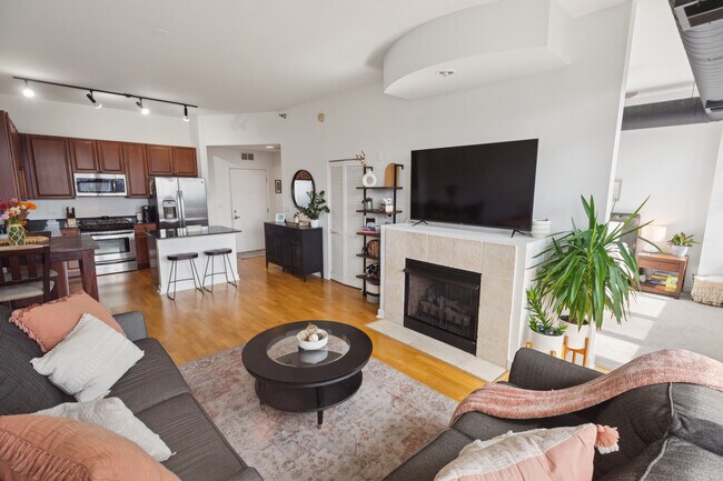 Building Photo - 901 W Madison St