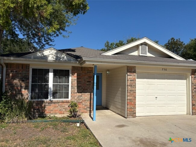 Building Photo - 758 Briarbend Dr