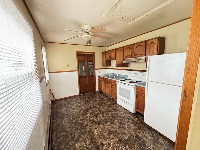 Building Photo - 3 Bed, 1 Bath in South Bend IN. ACCEPTING ...