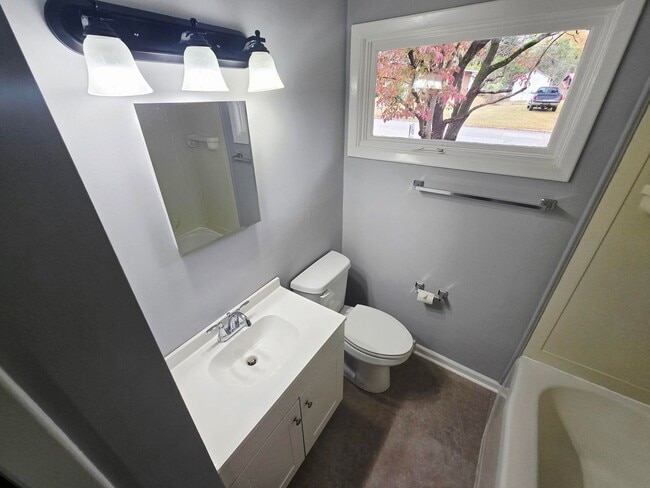 Building Photo - 3-Bedroom Brick Home for Rent in Graham, NC!