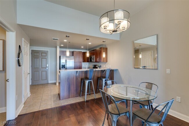 Building Photo - 150 S Las Vegas Blvd