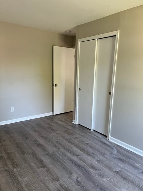 Building Photo - 162 Heathgate Rd