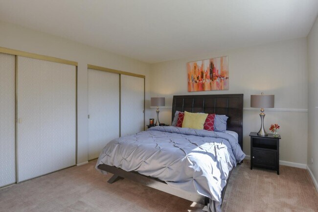 Building Photo - 546 Woodstock Way