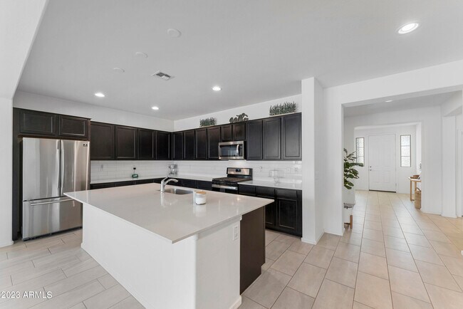 Building Photo - 23138 E Camina Plata