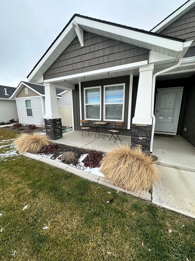 Building Photo - 3 Bedrooms, 2 bathrooms, 2 car garage with Fenced in Backyard built in 2018