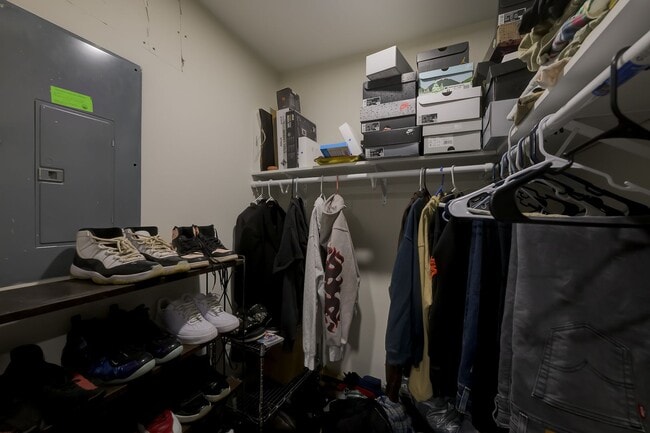 Building Photo - Luxurious Single Family Home in Emerald Farm