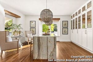 Building Photo - 417 E Hildebrand Ave