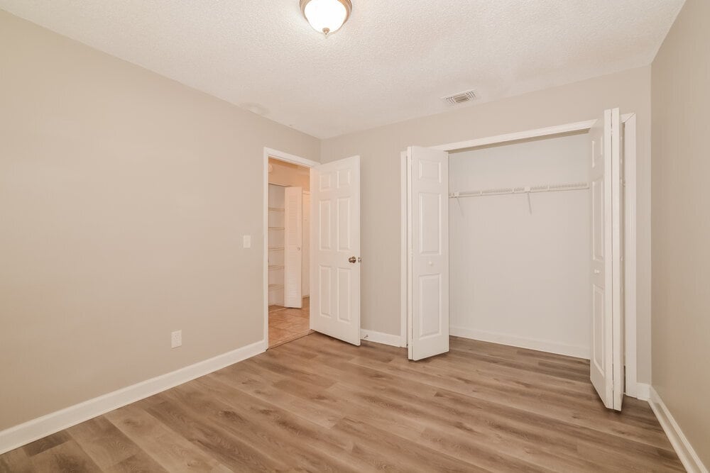 Building Photo - 426 Iowa Woods Cir E