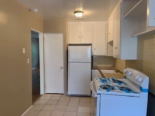 Building Photo - 2117 Spring Park Rd