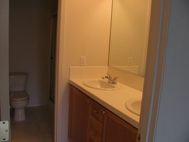 Building Photo - 16811 NW Greyhawk Dr