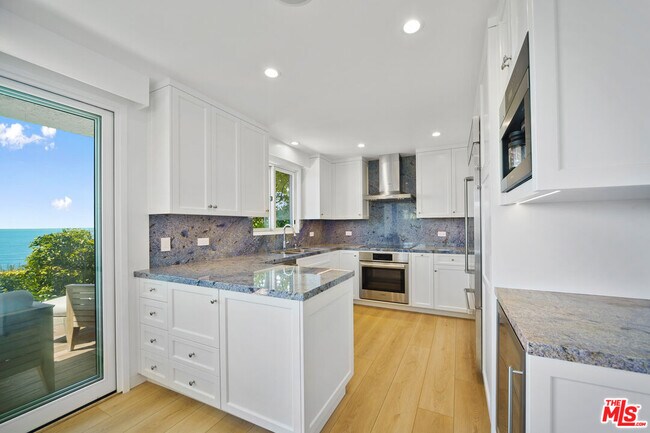 Building Photo - 6817 Seawatch Ln