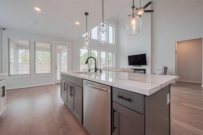 Building Photo - 307 Roselle Leaf Dr