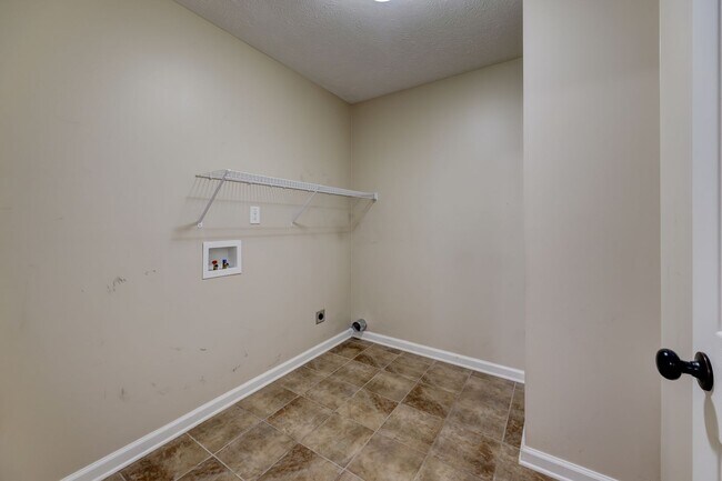 Building Photo - 2924 Brewster Drive