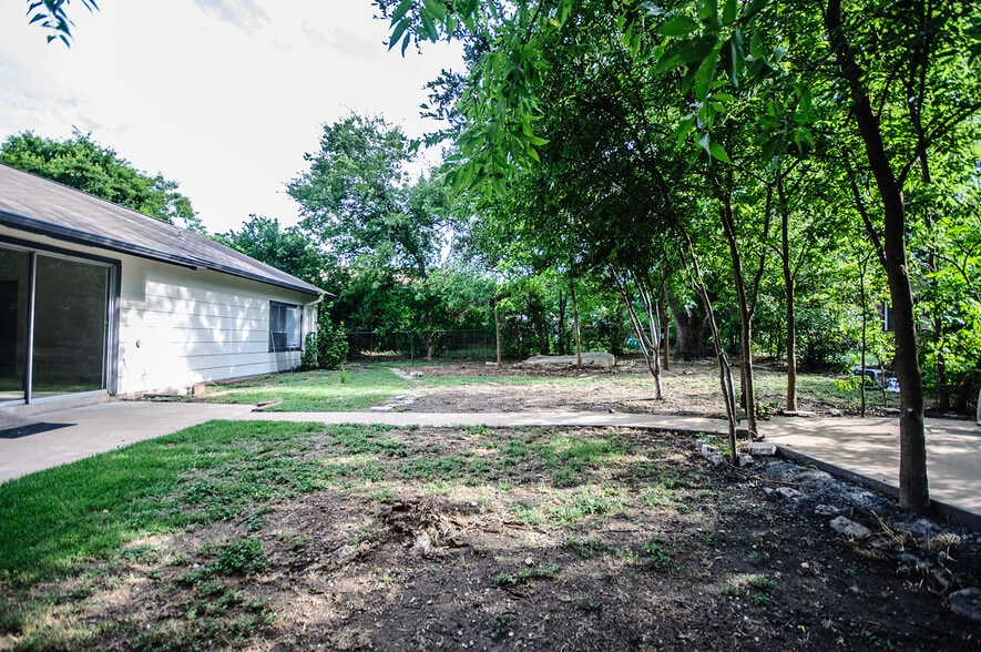 Building Photo - 6208 Glen Meadow Dr