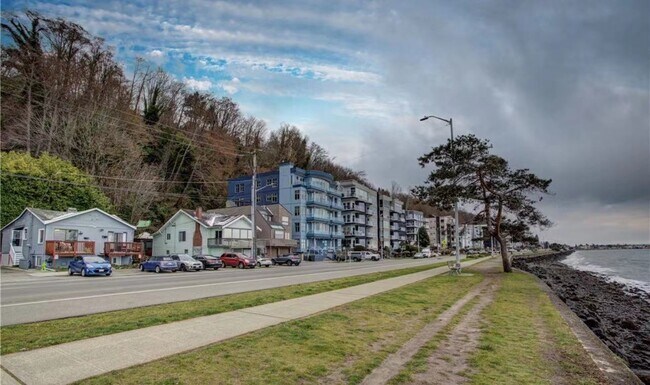 Building Photo - 1370 Alki Ave SW