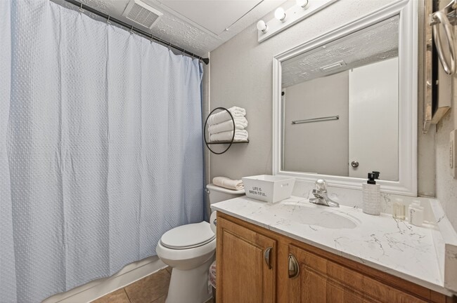 Building Photo - 10555 Turtlewood Ct