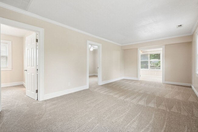 Building Photo - Water Views, Hampton, 3 bed 2.5 bath Ready Now!