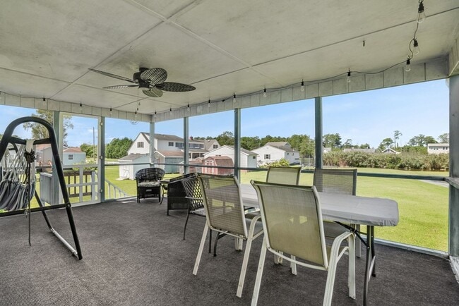 Building Photo - 5457 Warren St