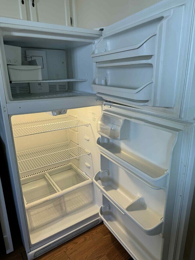 Building Photo - 1611 Nutwood St