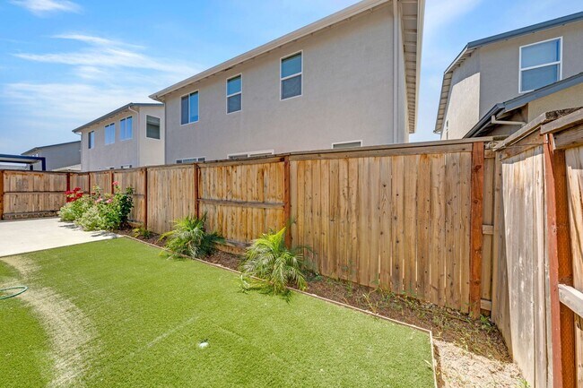 Building Photo - Modern 4BR Sacramento Home with Exclusive Clubhouse!