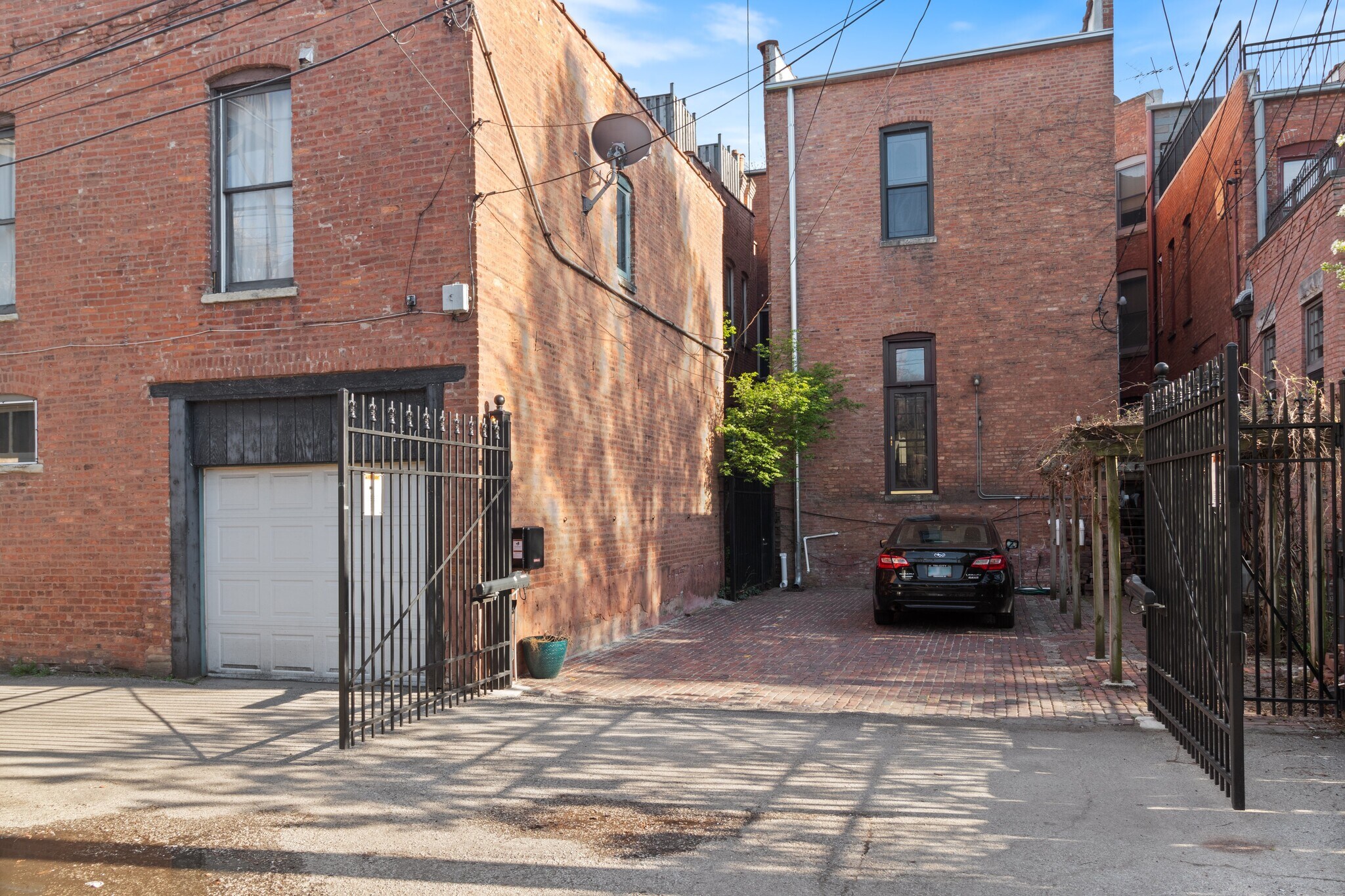 Building Photo - 1512 W Jackson Blvd